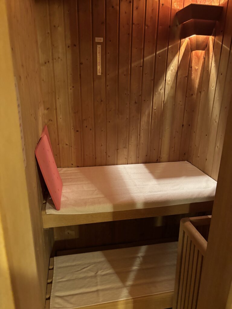 家族湯としては珍しい「天空」専用の本格的なサウナと水風呂